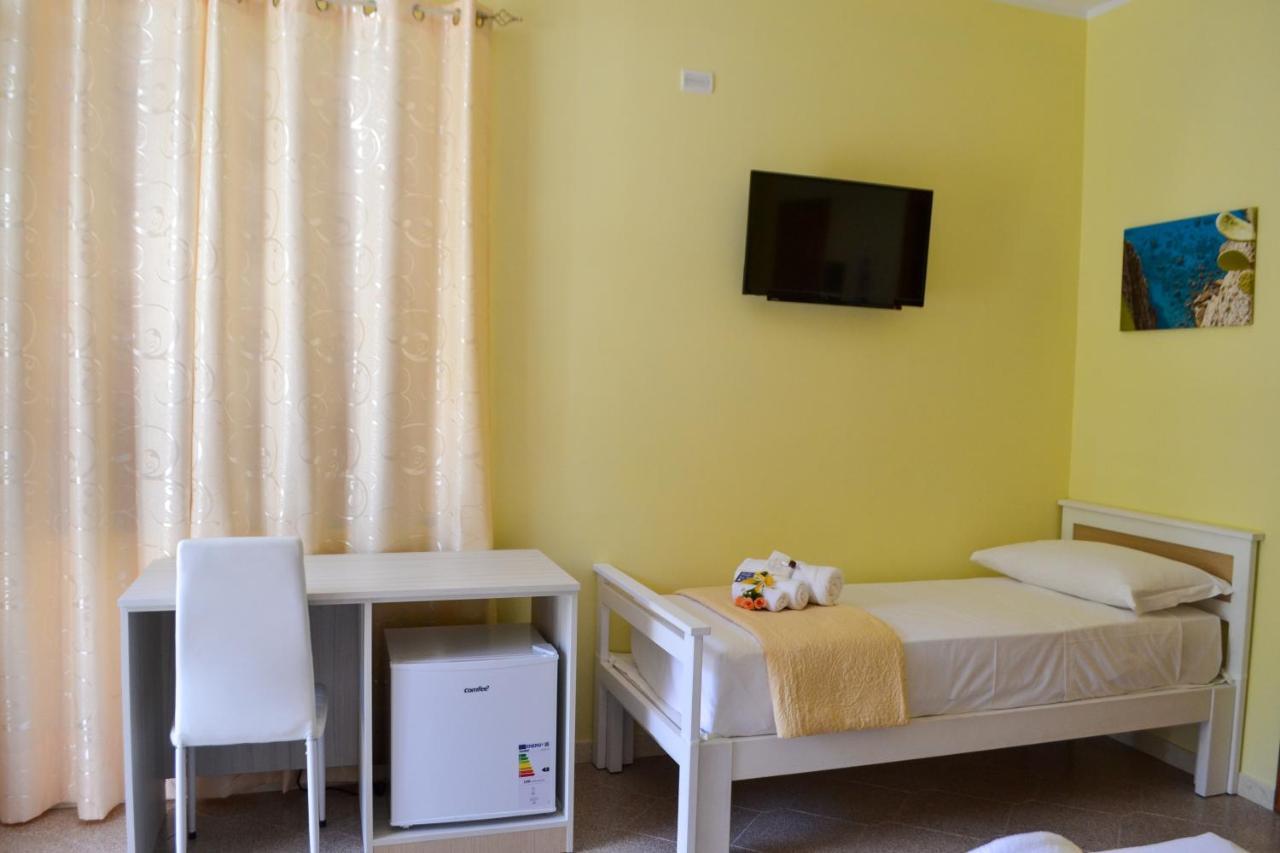 Le Twins -Bed And Breakfast Тропея Экстерьер фото