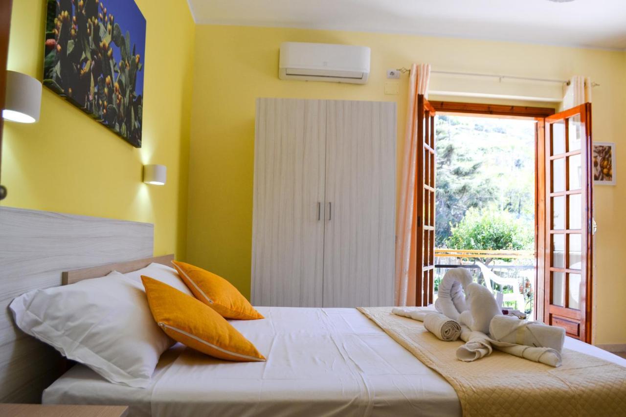 Le Twins -Bed And Breakfast Тропея Экстерьер фото