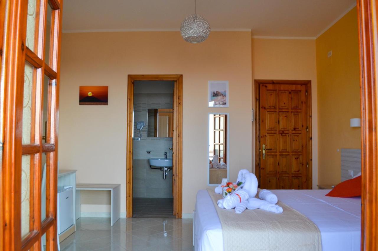 Le Twins -Bed And Breakfast Тропея Экстерьер фото
