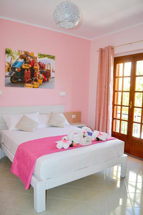 Le Twins -Bed And Breakfast Тропея Экстерьер фото