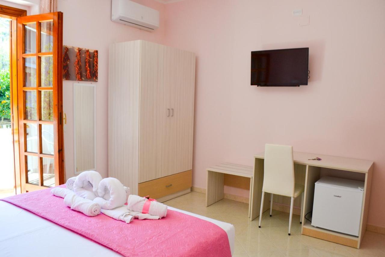 Le Twins -Bed And Breakfast Тропея Экстерьер фото